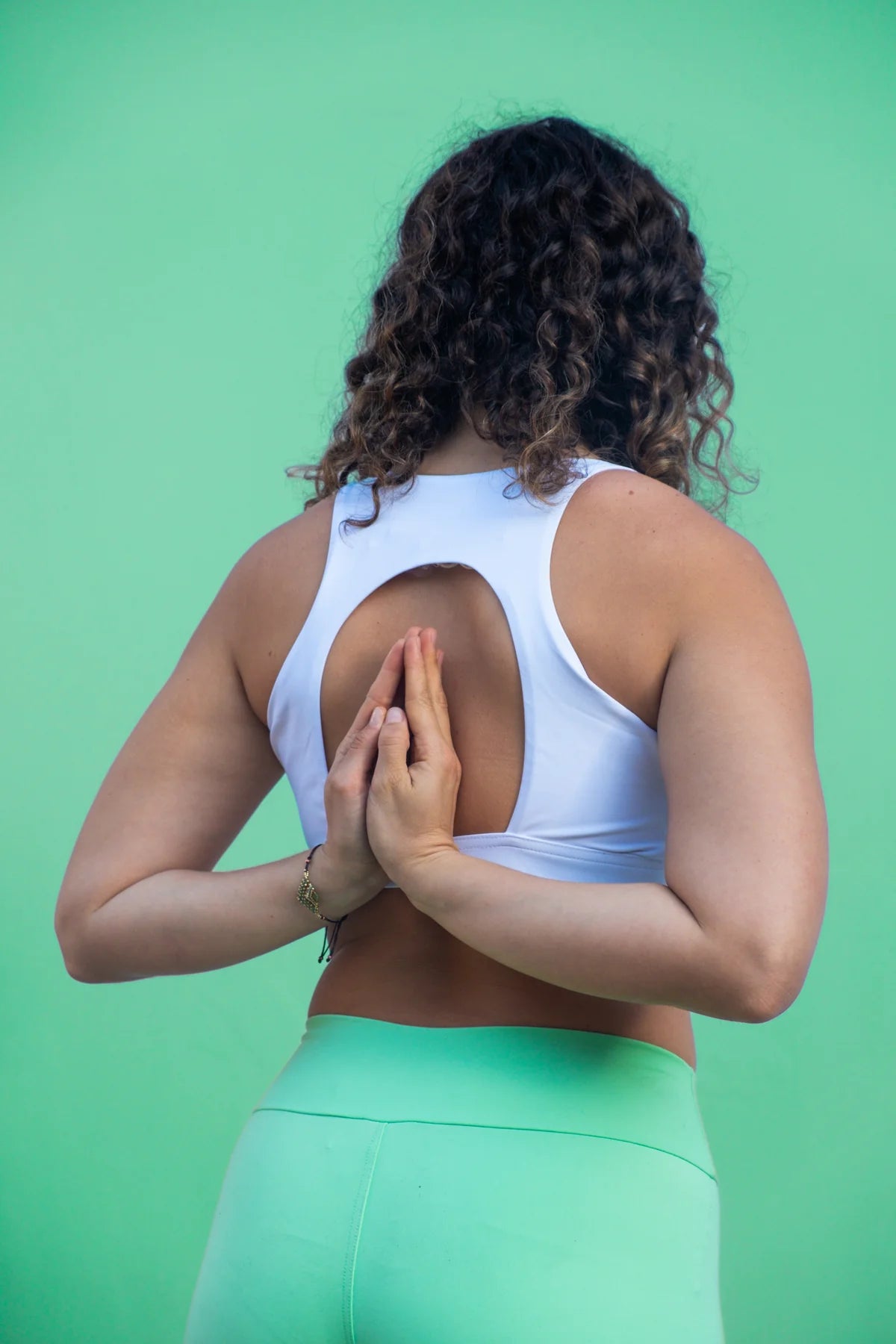 Top Bella Sports Bra White and Puelo Leggings Set